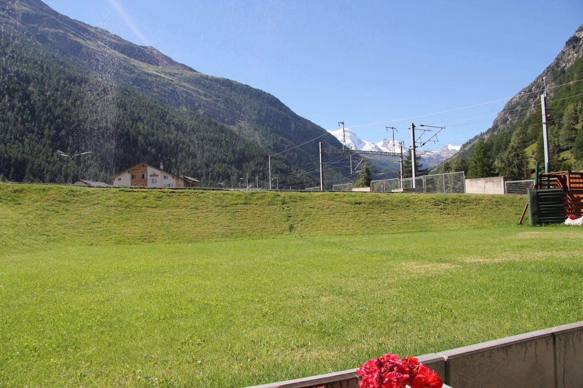 Hotel Taescherhof Täsch Exteriör bild